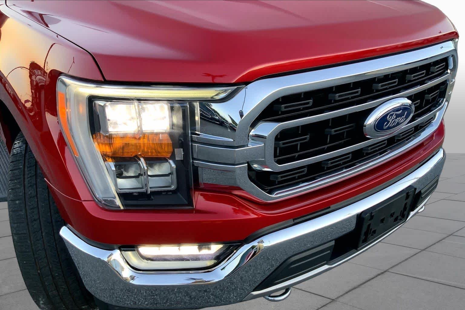 Used 2021 Rapid Red Metallic Tinted Clearcoat Ford XLT image 28