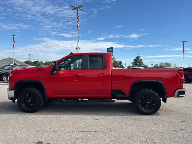 Used 2022 Red Chevrolet LT image 8