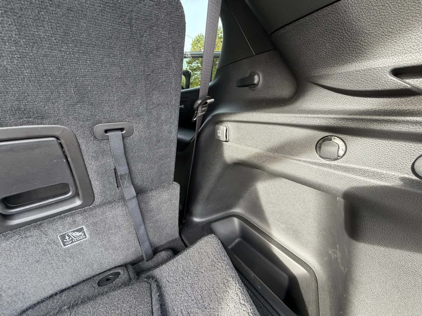 Used 2023 Diamond Black Crystal Pearlcoat Jeep Altitude image 23