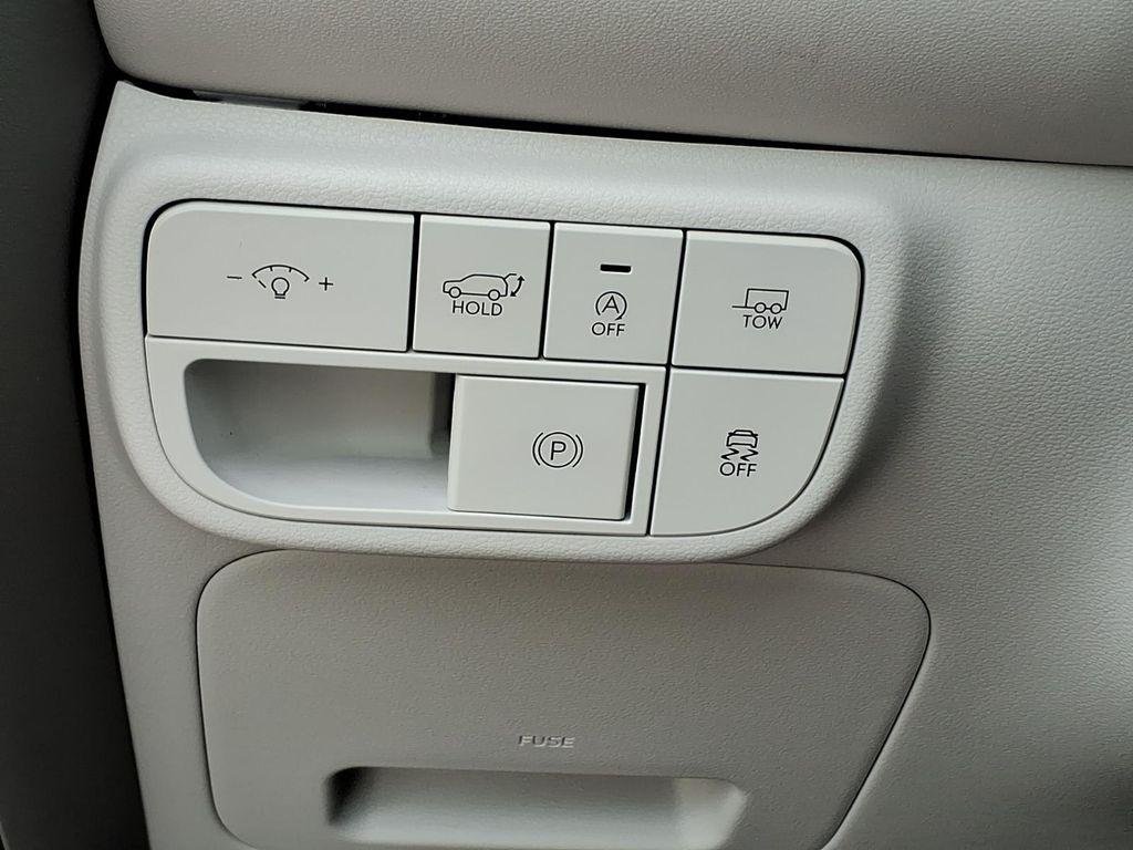 New 2026 White Hyundai SEL Premium FWD image 19