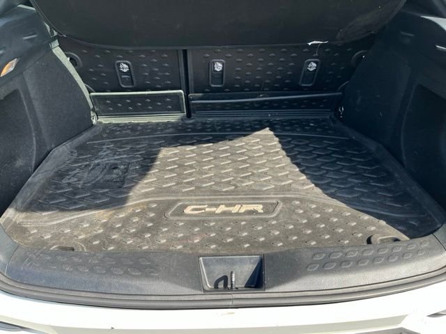 Used 2019 White Toyota XLE image 20