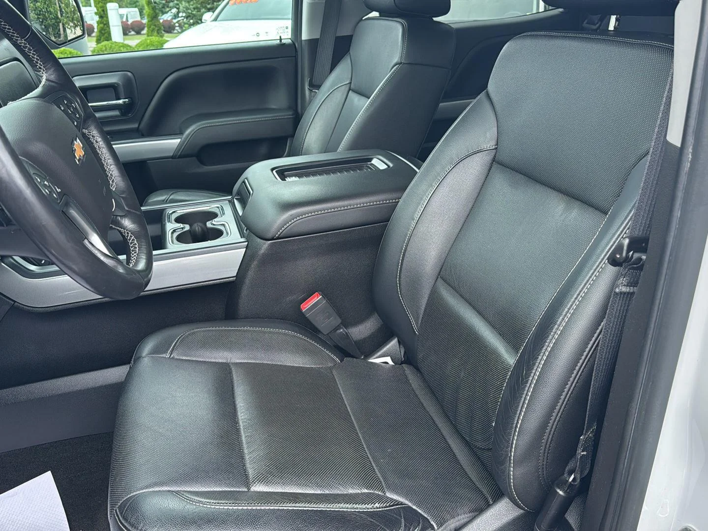 Used 2018 Iridescent Pearl Tricoat Chevrolet LTZ image 5