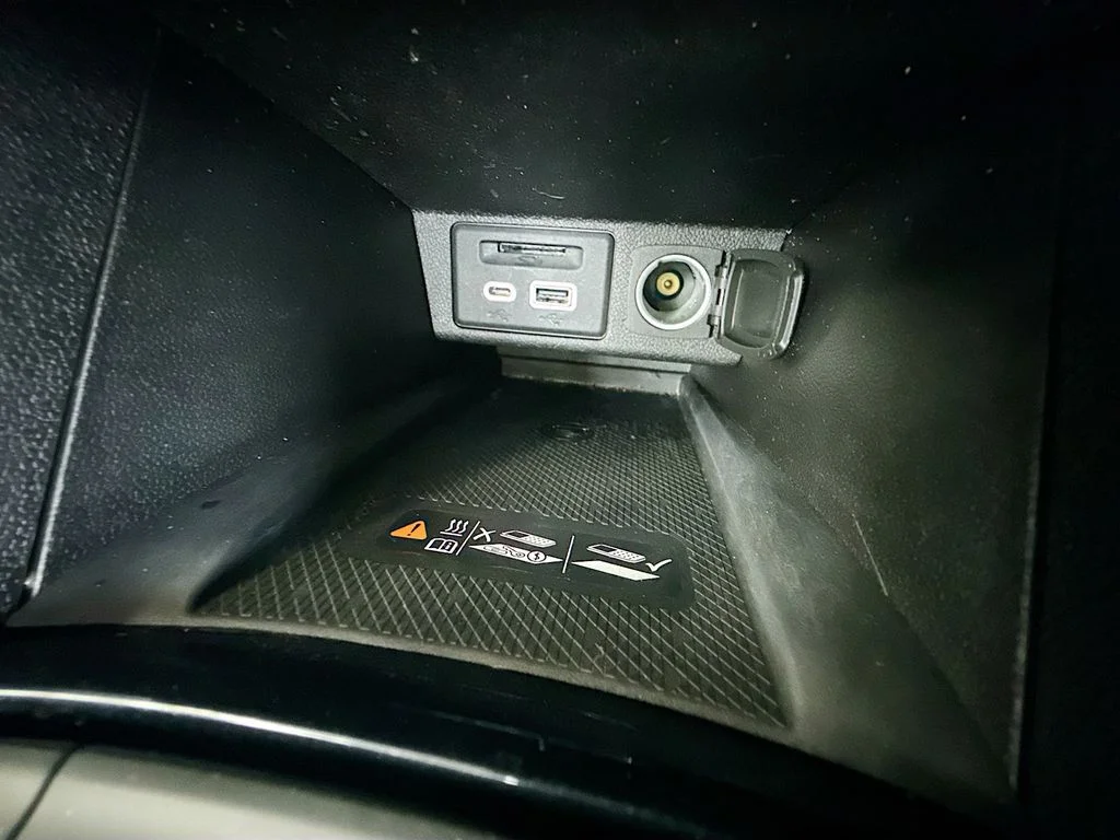 Used 2022 White Chevrolet LT image 35