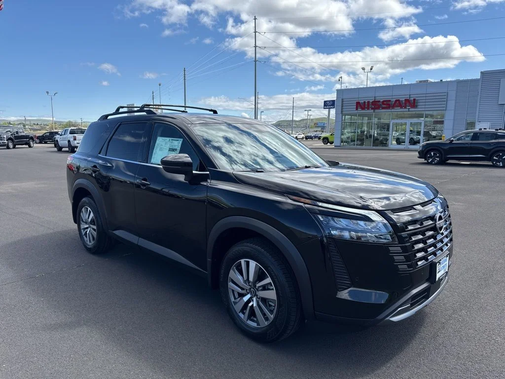 2026 Nissan Pathfinder SL 4WD's photo