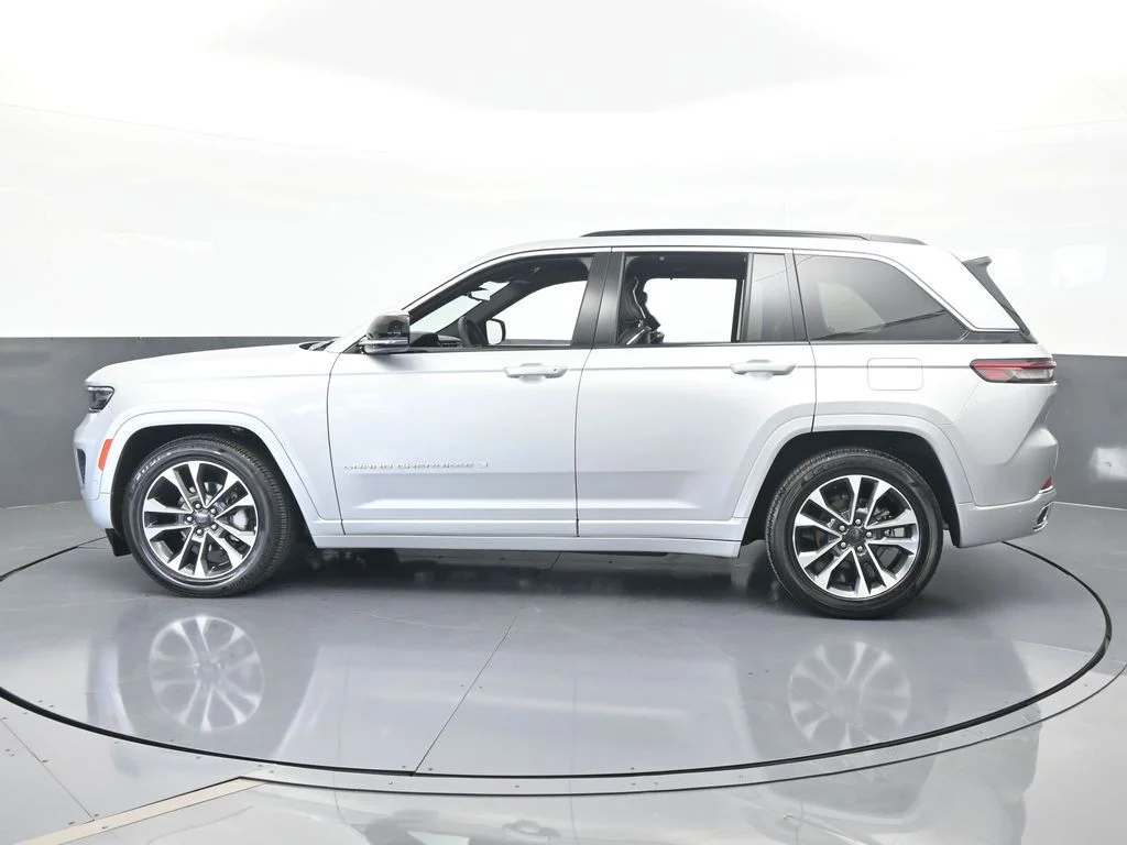 2024 Jeep Grand Cherokee Overland - Photo 3