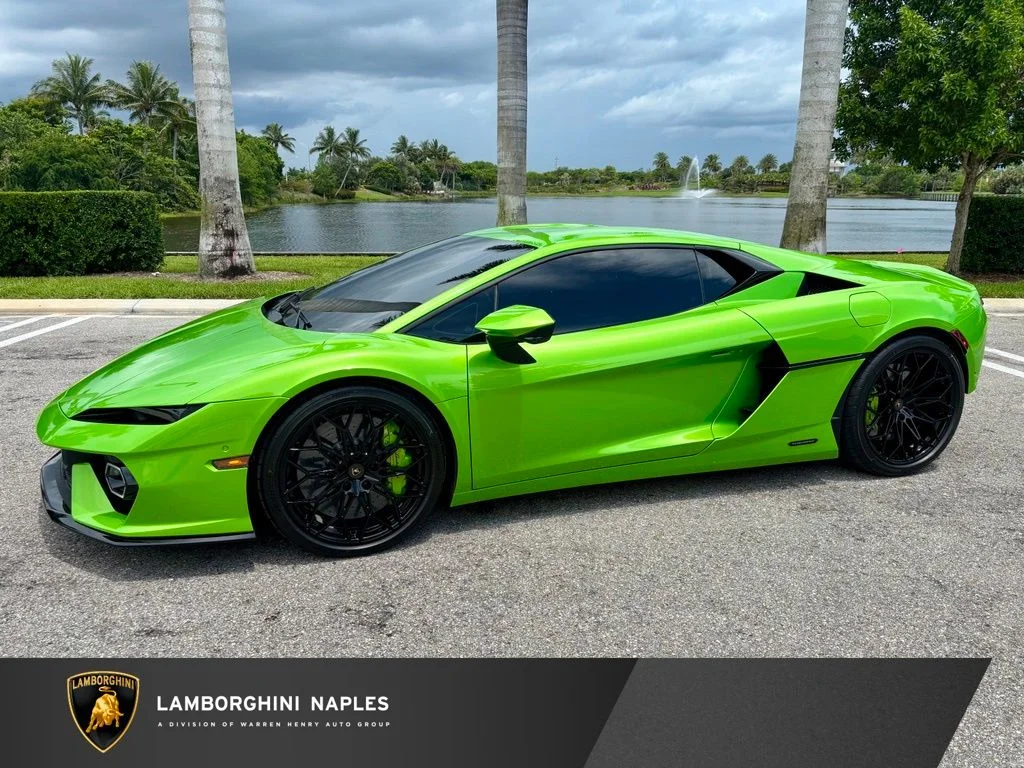 Used 2026 Verde Selvans Metallic Lamborghini  image 1