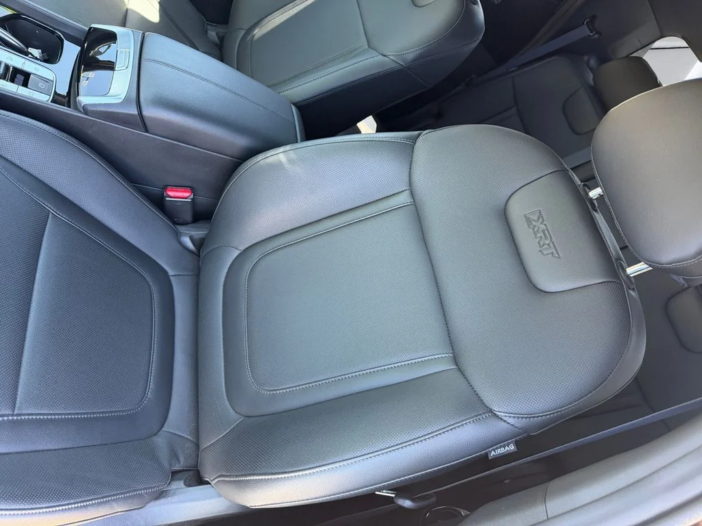 Certified Used 2025 Black Hyundai XRT image 8