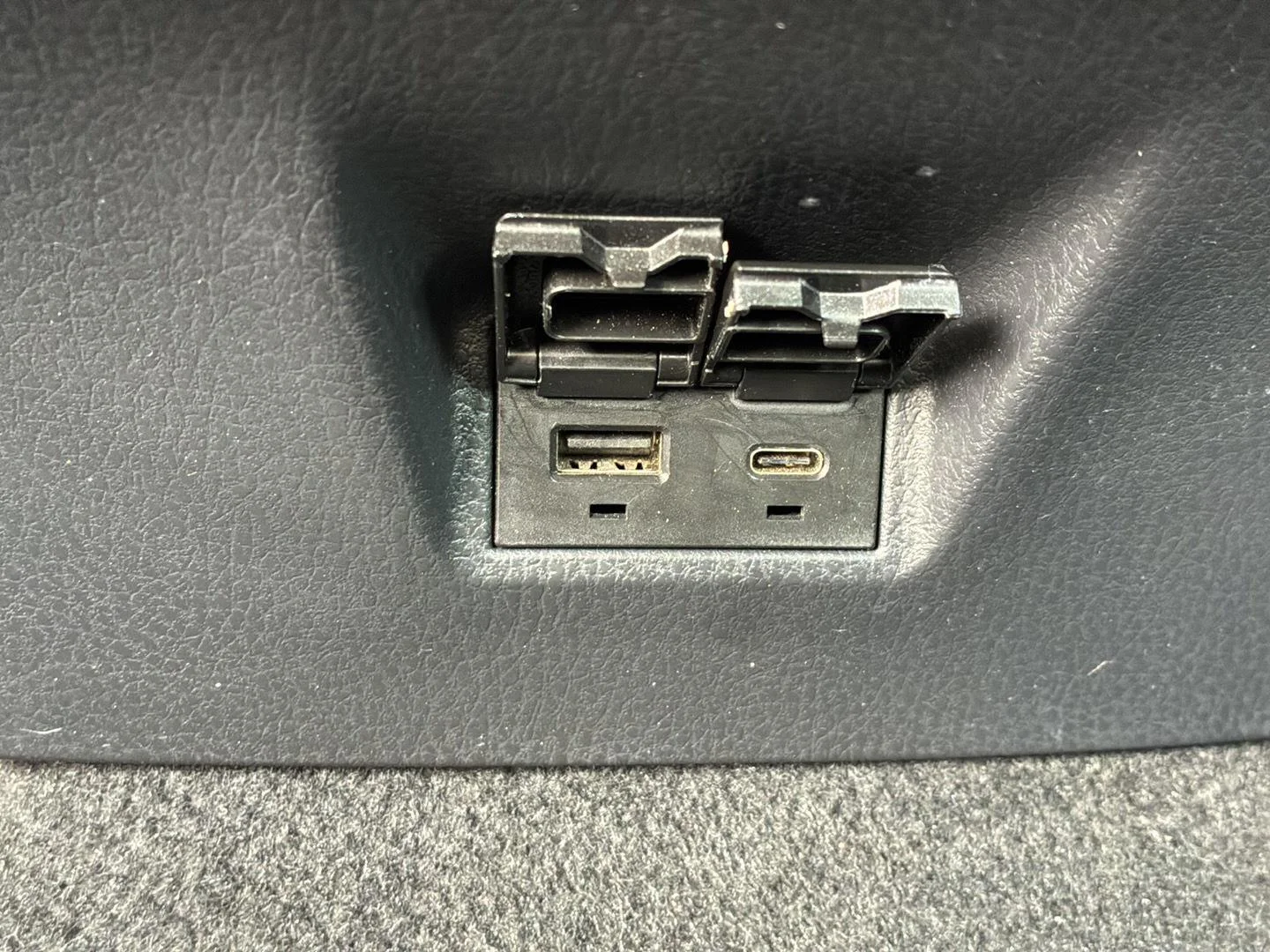 Used 2025 Ice Toyota XSE image 20