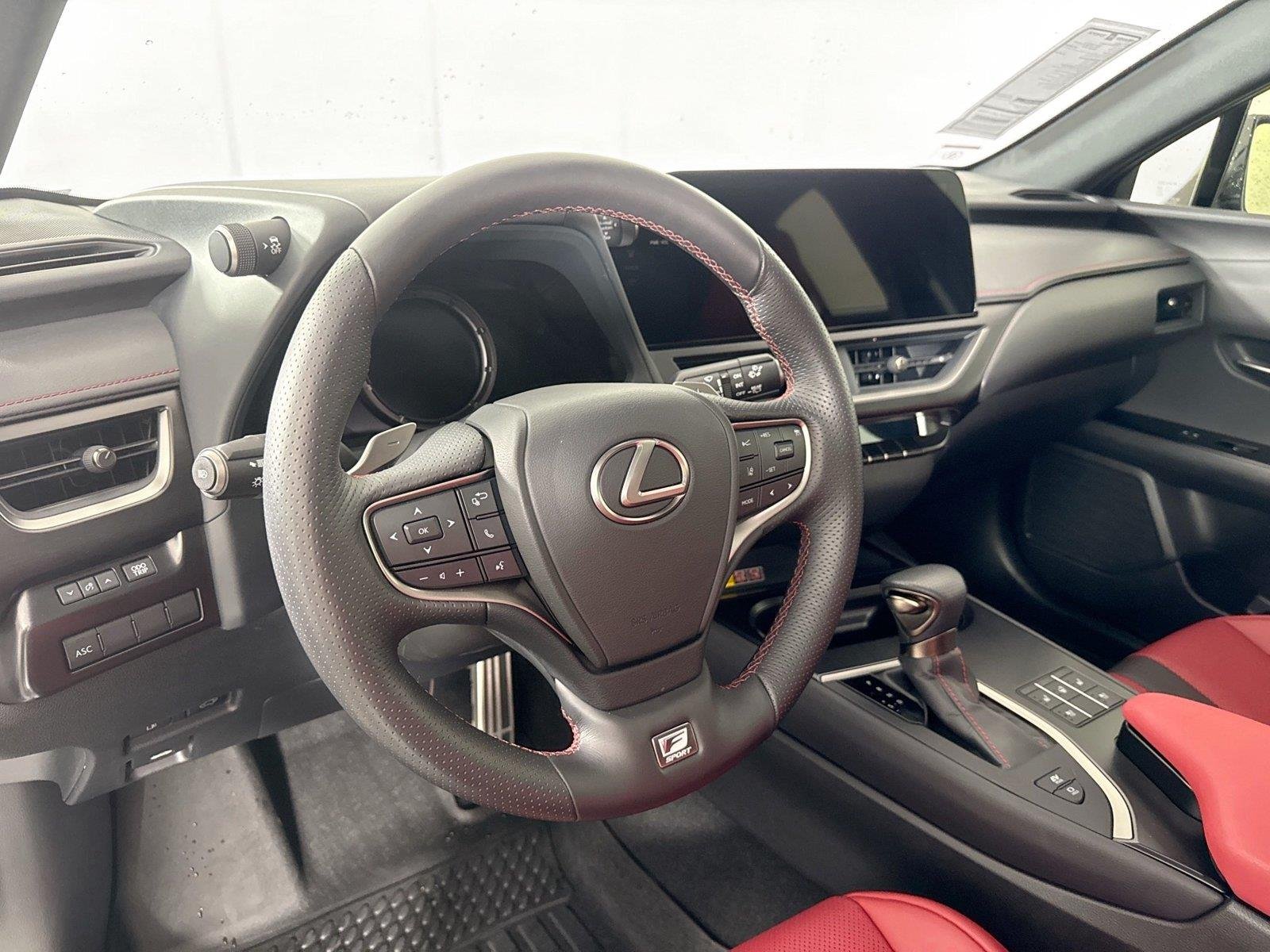 Used 2024 Iridium w/ Obsidian Roof Lexus UX 250h F SPORT Handling image 4