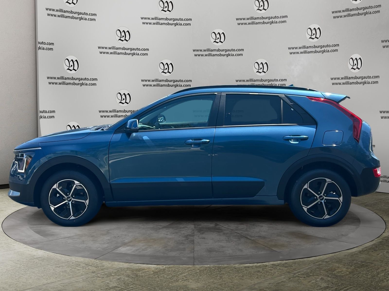 New 2026 Mineral Blue Kia EX image 2