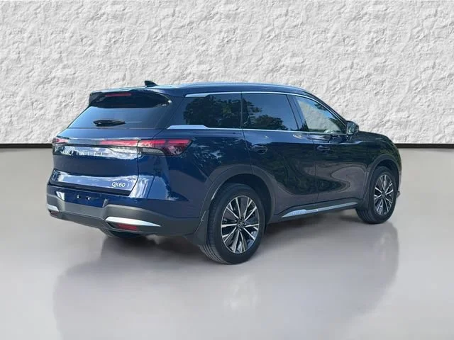 Used 2026 Grand Blue INFINITI LUXE image 3