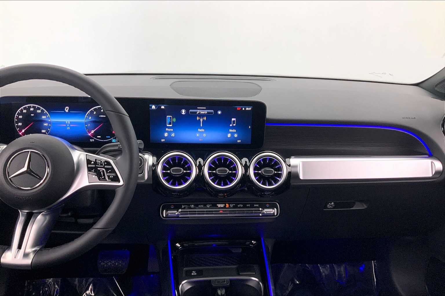 New 2026 Night Black Mercedes-Benz GLB 250 image 16