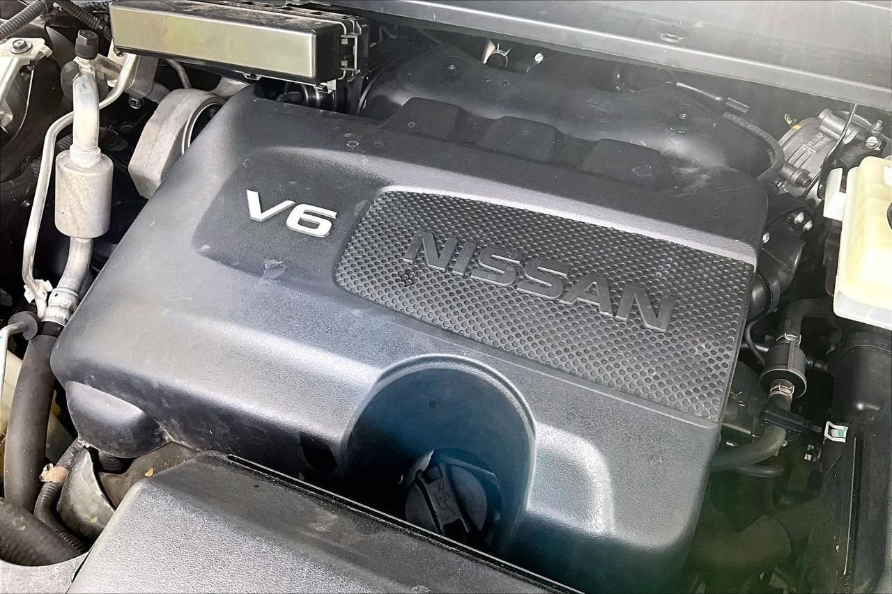 Used 2020 Blue Nissan S image 31
