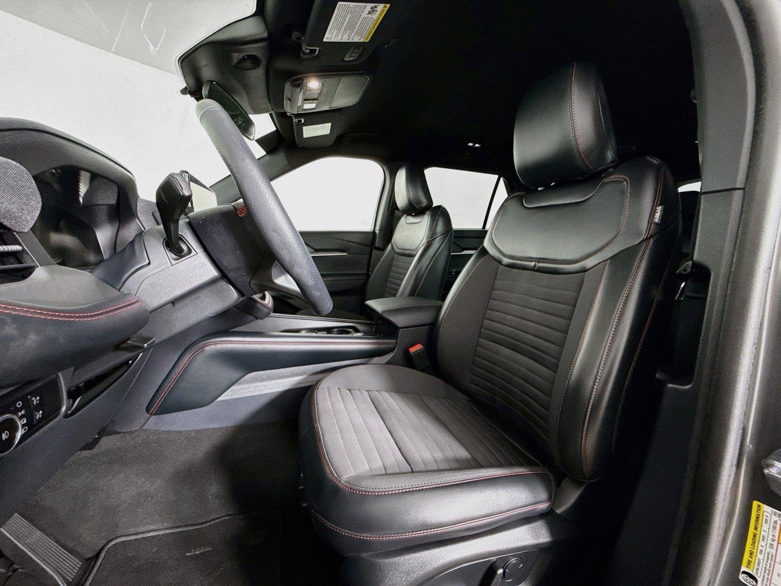 Used 2025 Gray Ford ST-Line image 23