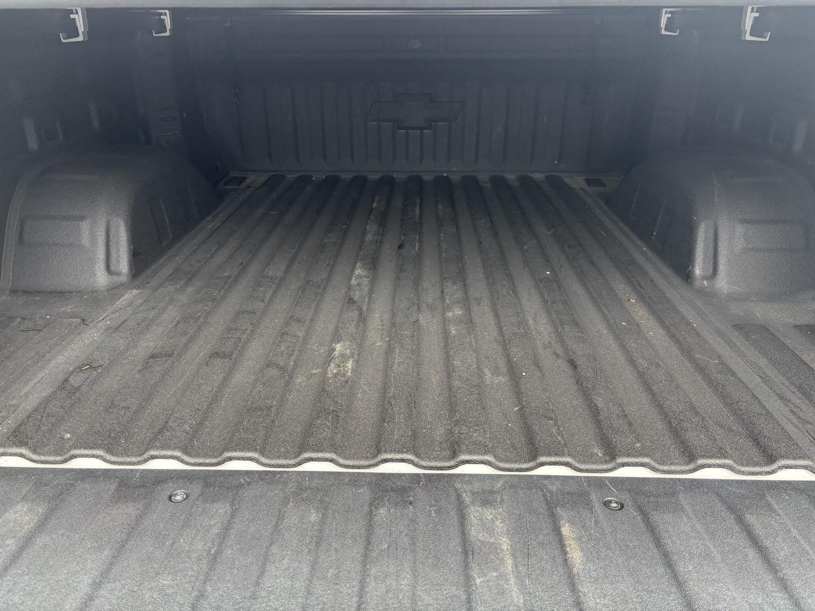 Used 2021 Summit White Chevrolet RST image 32