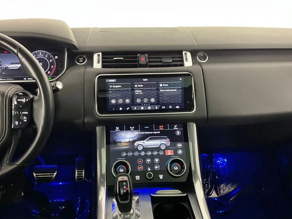 Used 2022 Black Land Rover SVR image 12
