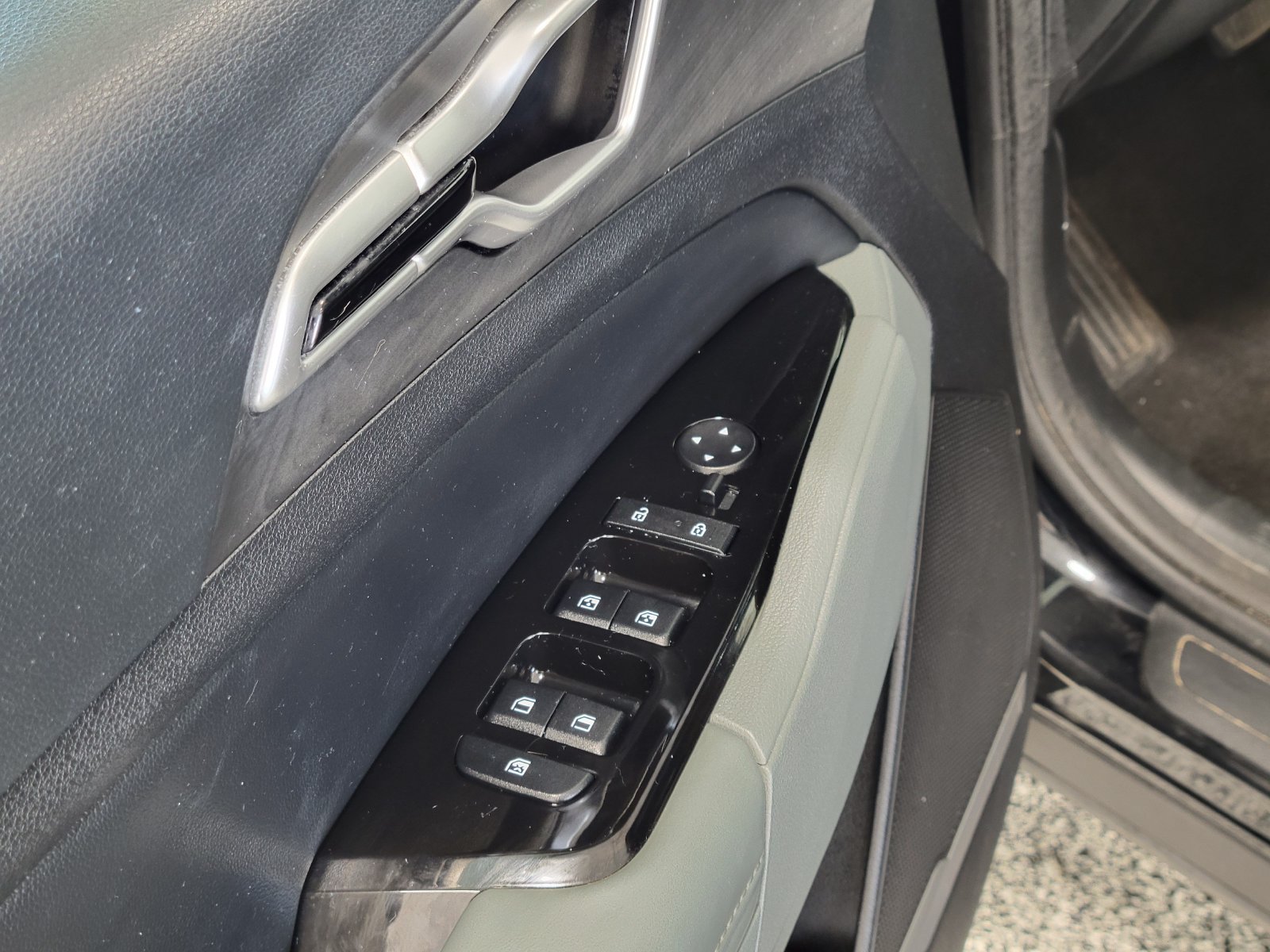 Used 2023 Black Kia X-Line image 7