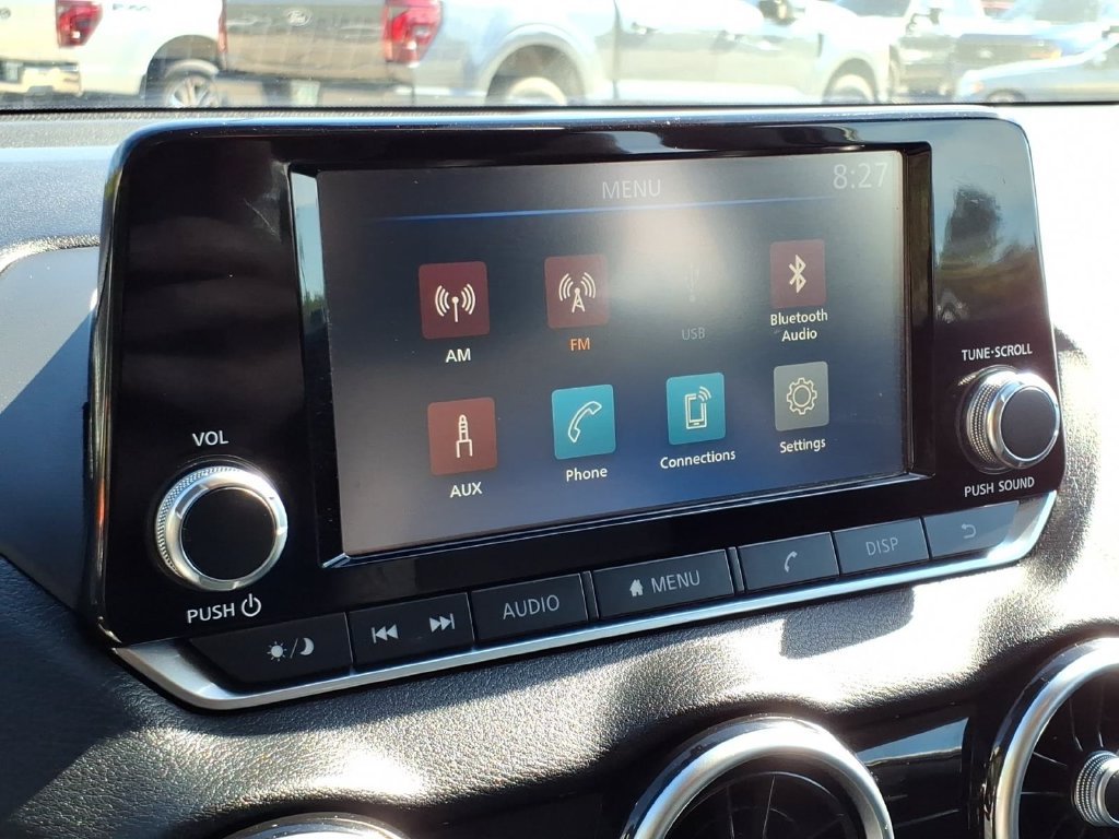 Used 2024 Cloud White Nissan S image 21