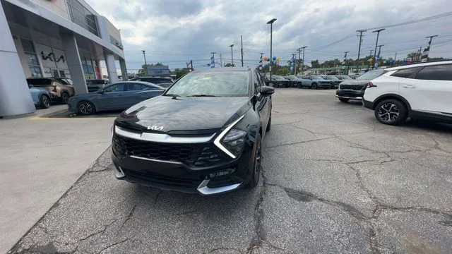 Used 2023 Black Kia EX image 3