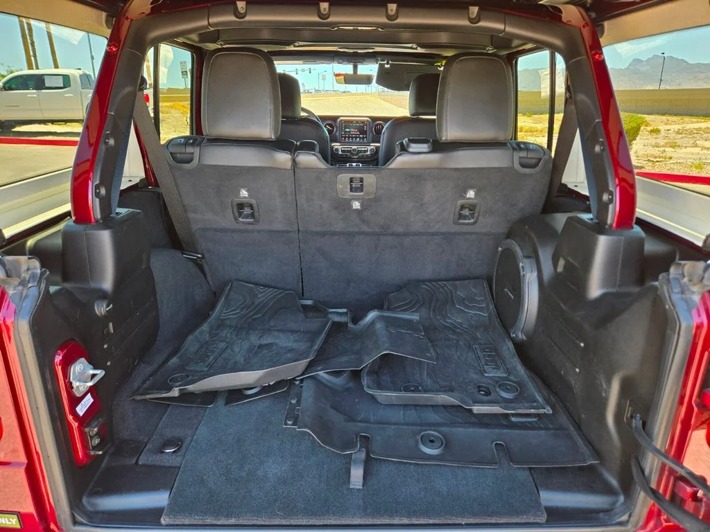 Used 2021  Jeep Unlimited Sahara High Altitude image 11