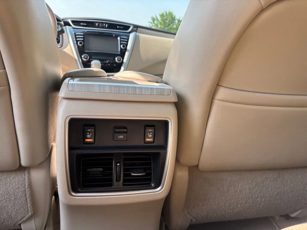 Used 2015 Red Nissan Platinum image 8