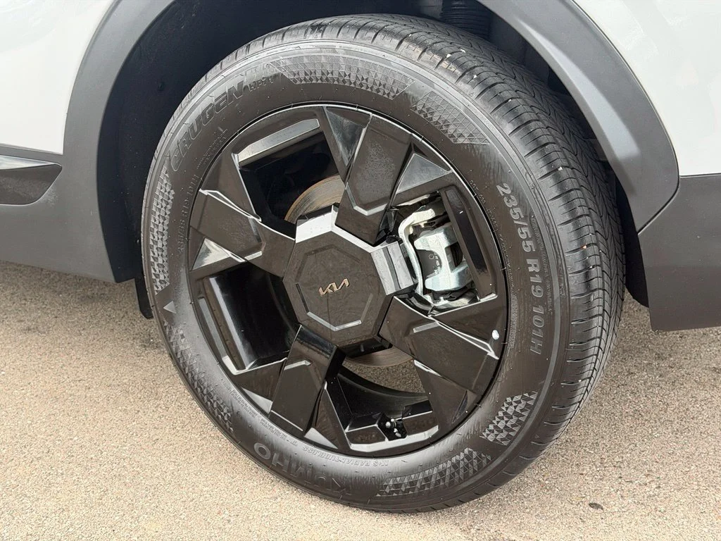 Used 2026 Gray Kia X-Line image 28