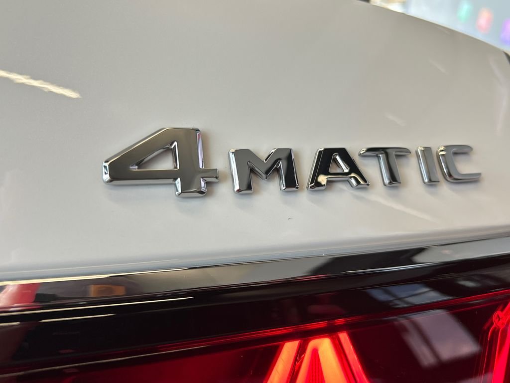 New 2027 MANUFAKTUR Moonlight White Metallic Mercedes-Benz S 580 image 25