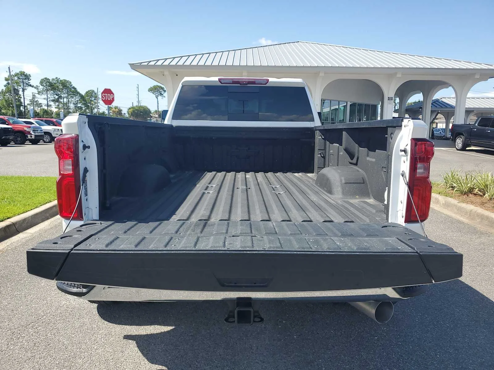 Used 2024 Iridescent Pearl Tricoat Chevrolet LTZ DRW image 6