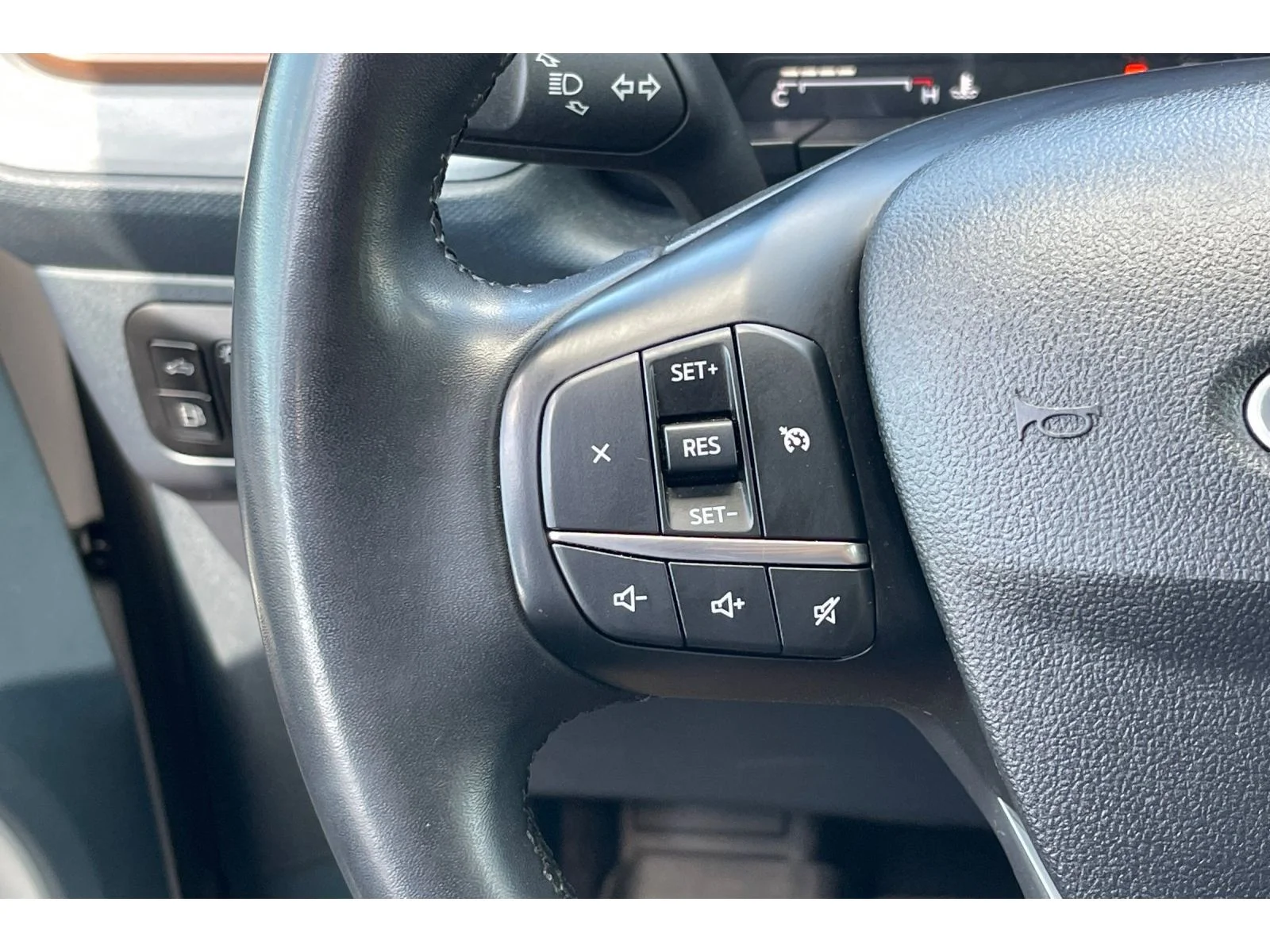 Used 2023 Oxford White Ford LARIAT image 34