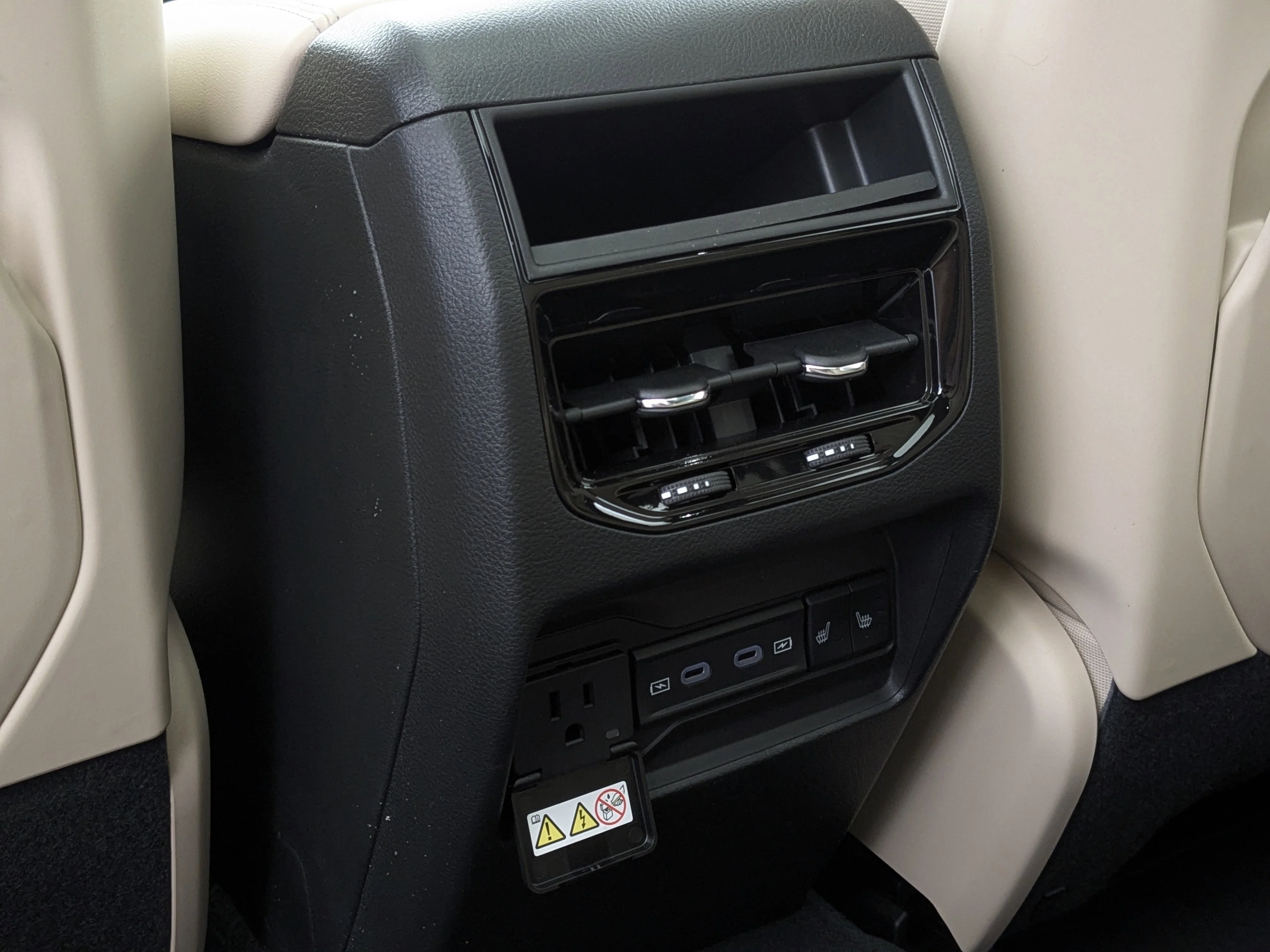 New 2026 Black Jeep Limited - - Panoramic Sunroof - Luxury Tech II - 9 Amplified Speakers - Remote Start & tons more! image 24