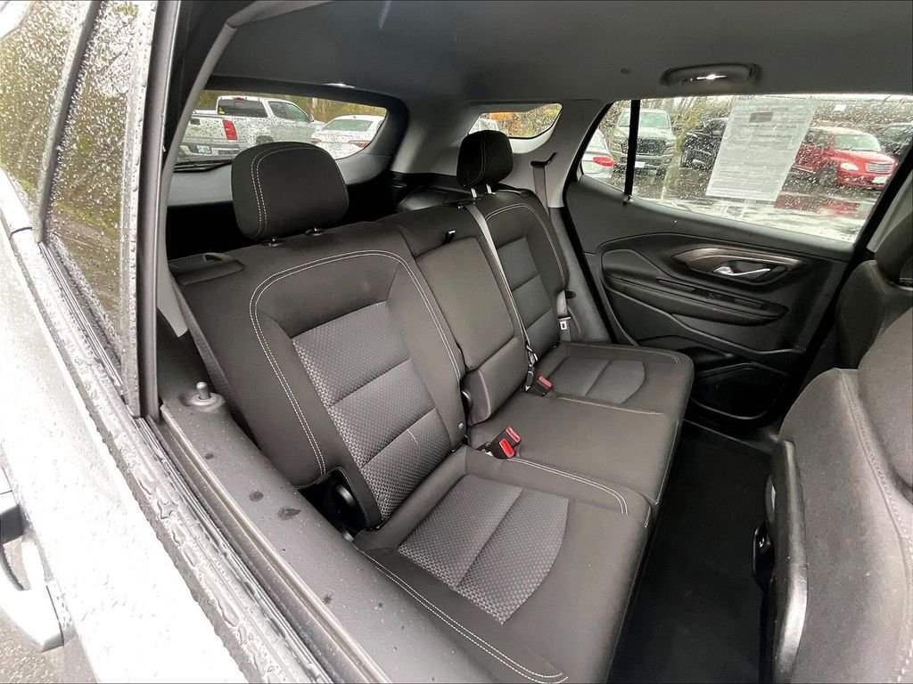 Used 2024 Silver GMC SLE image 19