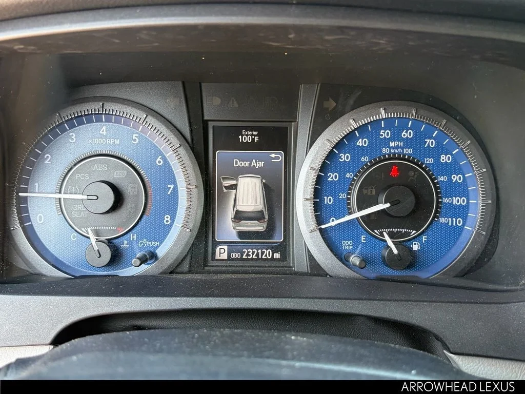 Used 2015 Gray Toyota XLE image 19