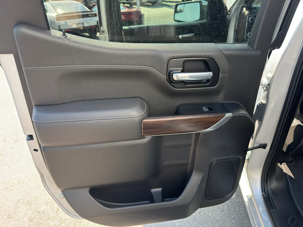 Used 2021 Quicksilver Metallic GMC SLT image 15