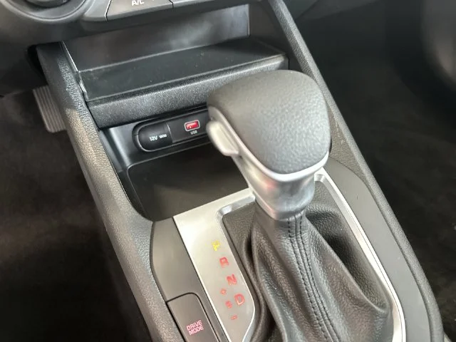 Used 2024 White Kia LXS image 29
