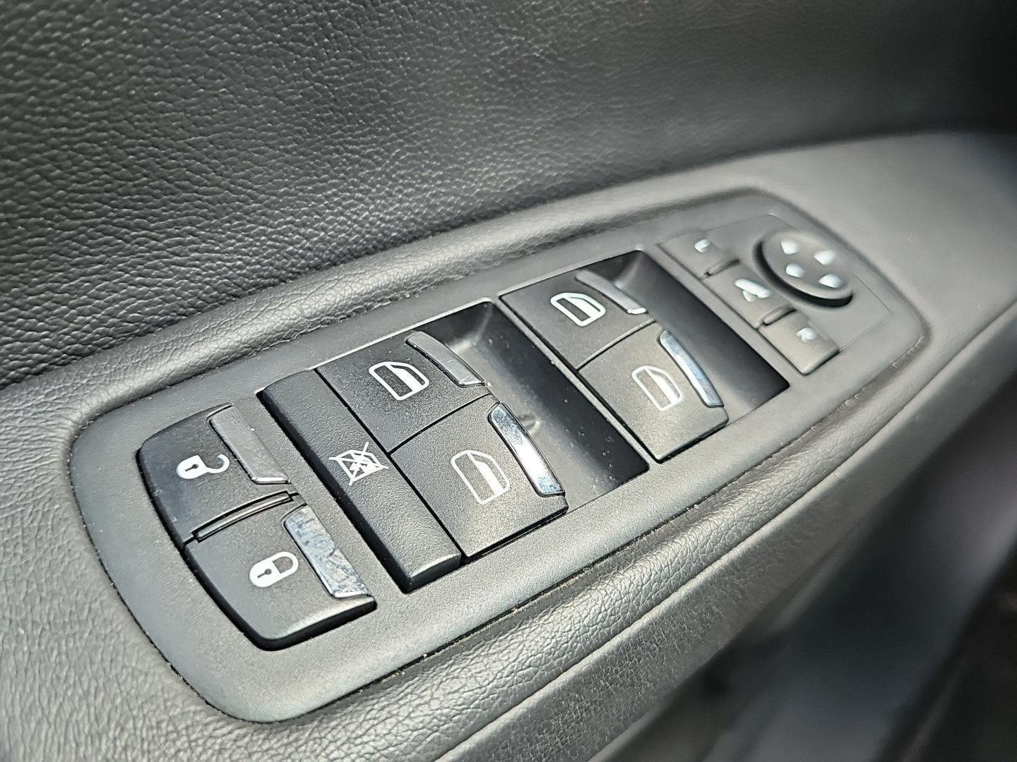 Used 2014 Grigio Metallo Maserati S Q4 image 25