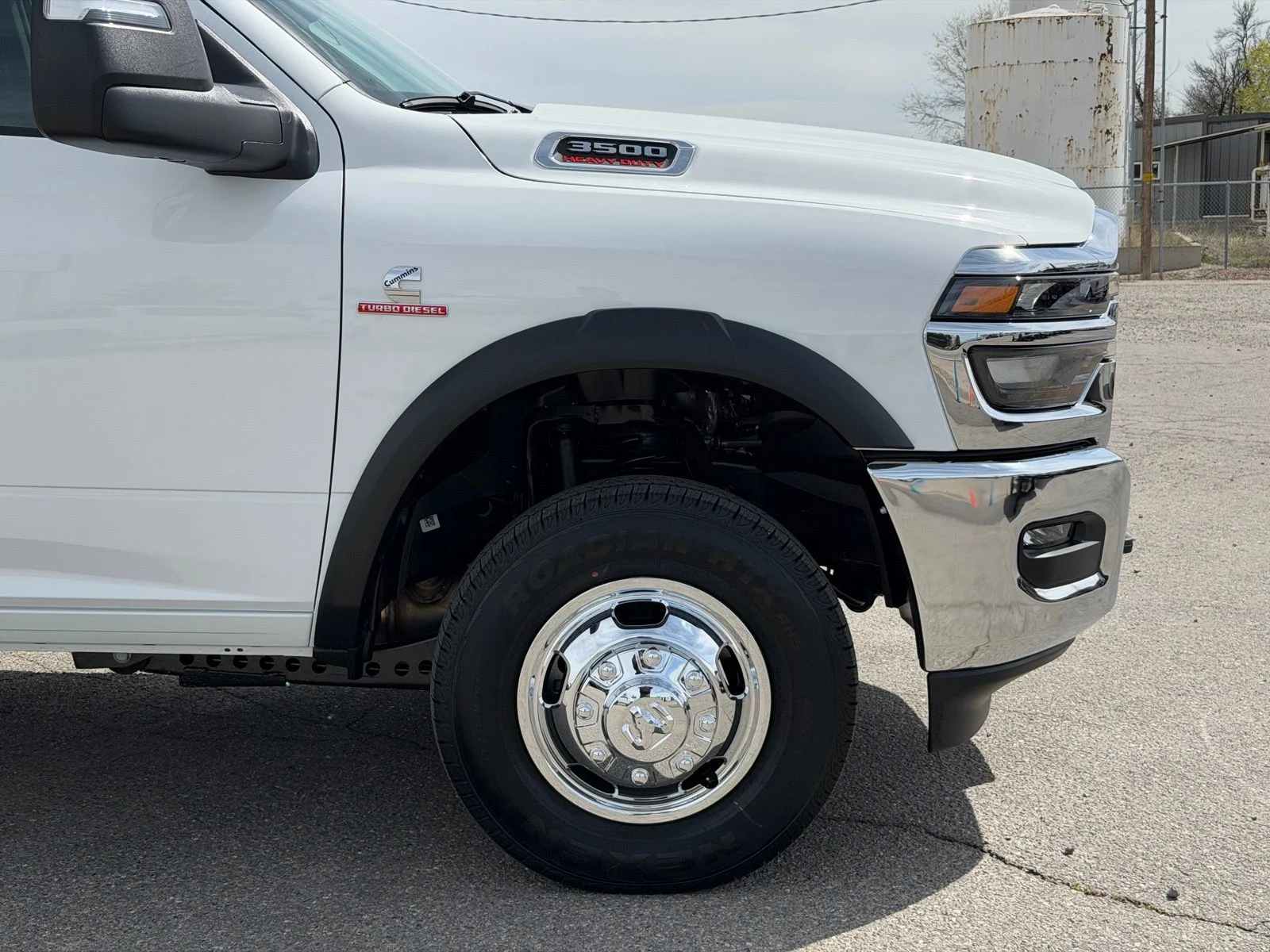 New 2026 Bright White Clearcoat RAM Tradesman image 4