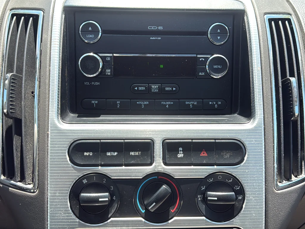 Used 2010  Ford SEL image 14