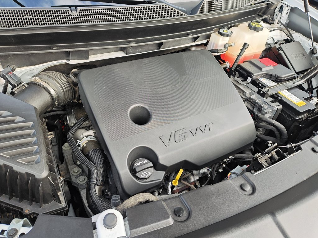 Used 2023 White Chevrolet Premier image 28