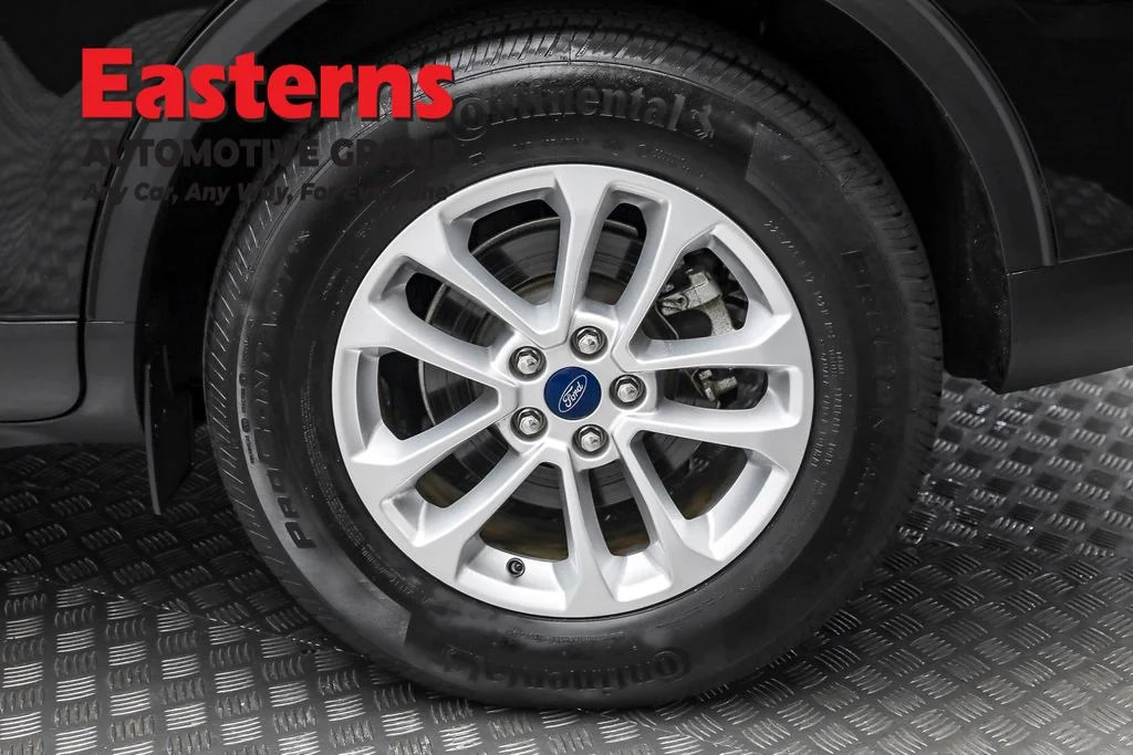 Used 2021 Black Ford SE image 8