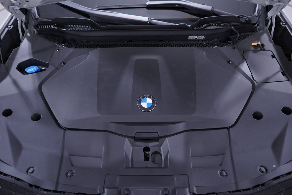 New 2027 Alpine White BMW  image 29