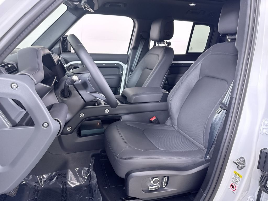 2026 Land Rover Defender X-Dynamic SE - Photo 11