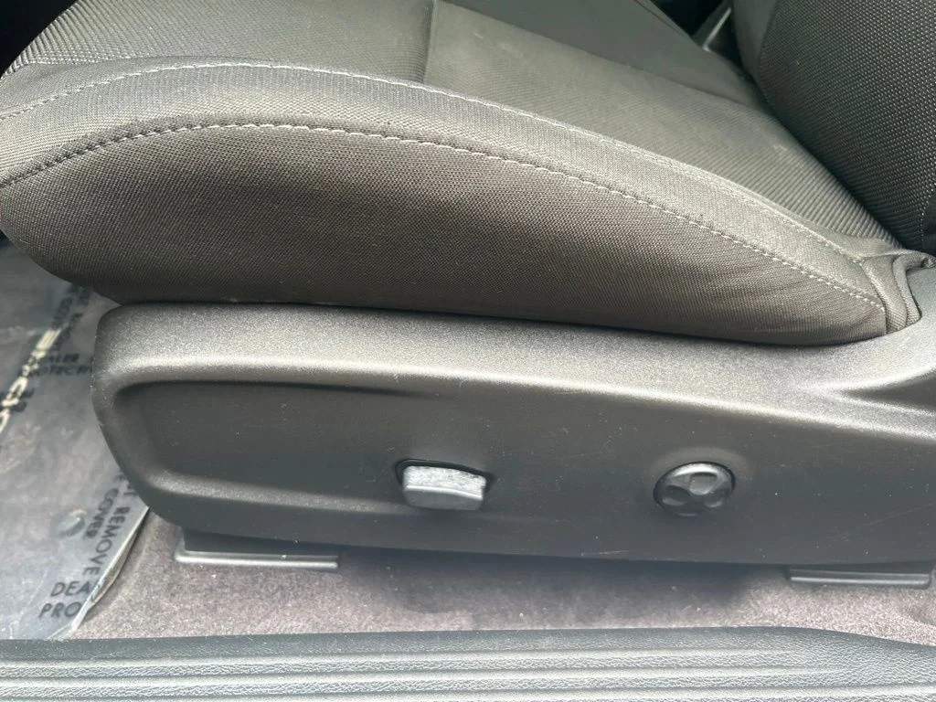 Used 2016 Silver Dodge R/T Shaker image 15