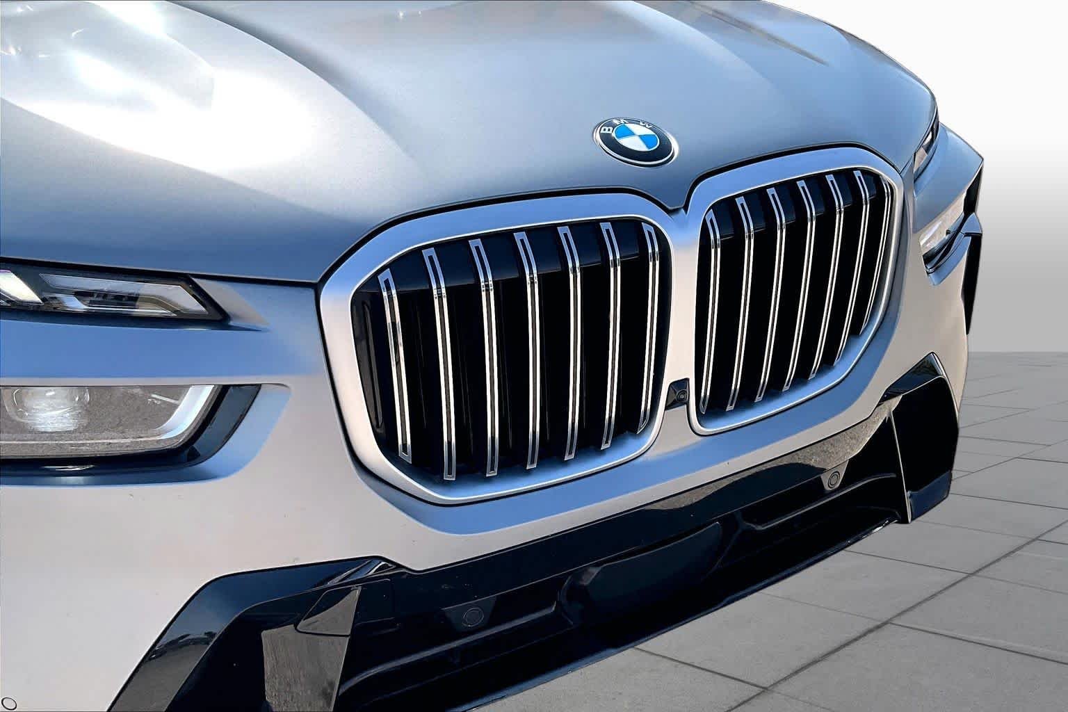 Used 2023 Frozen Pure Grey Metallic BMW xDrive40i image 28