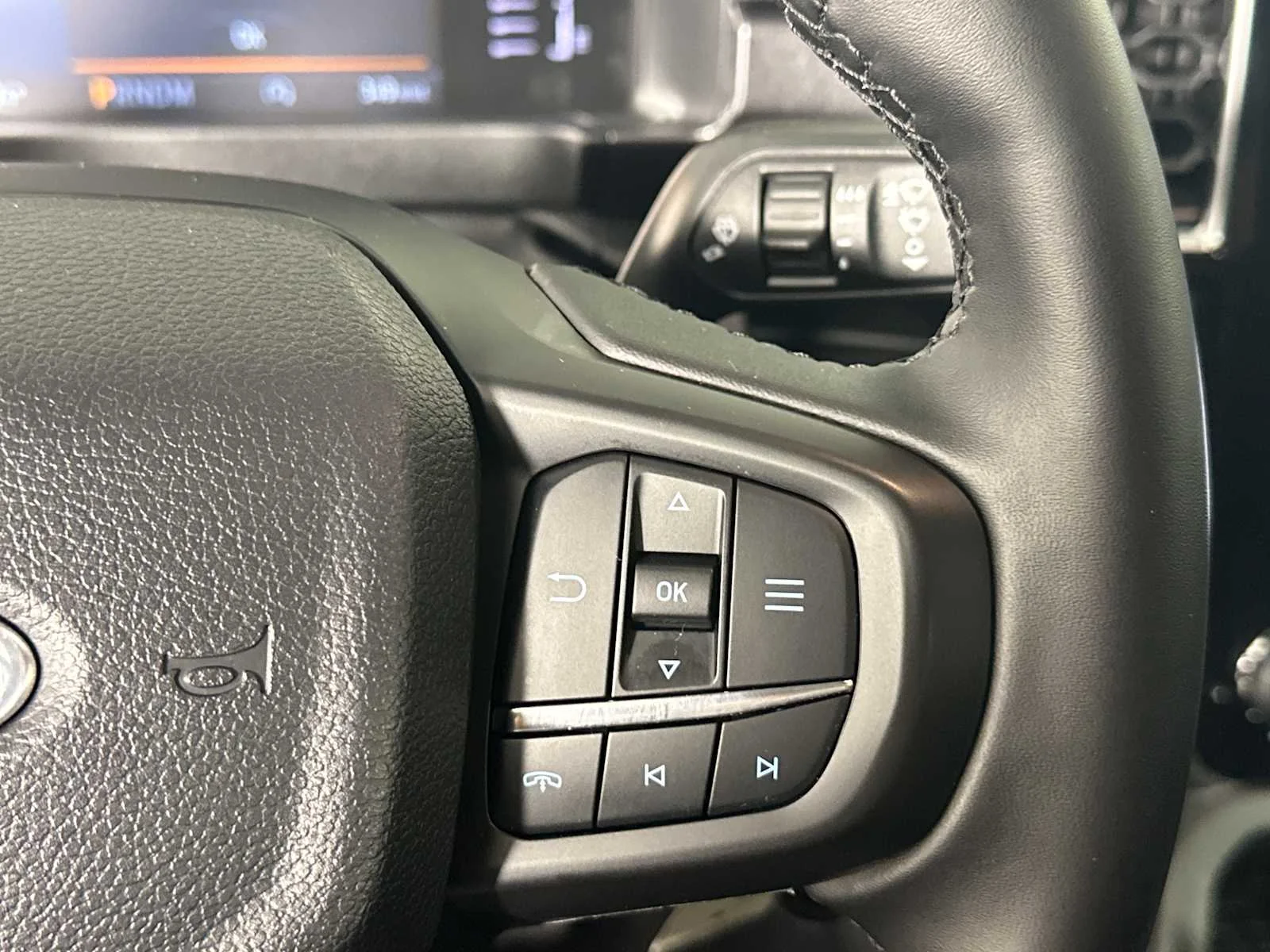 New 2025 Shadow Black Ford XLT image 30