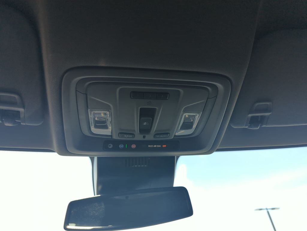 Used 2025 Gray Chevrolet LT image 27