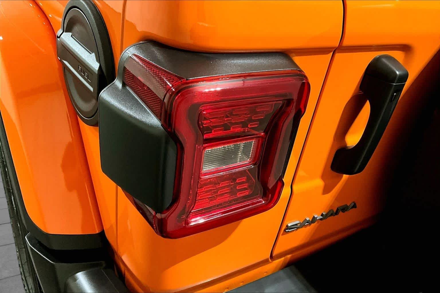 Used 2025 Joose Jeep Sahara image 26
