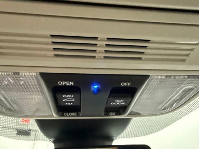 Used 2026 Solar Silver Metallic Honda EX-L image 46