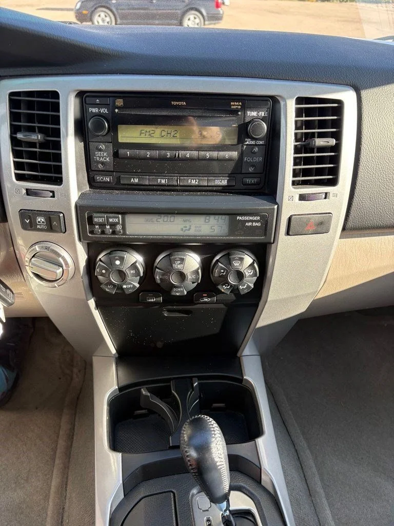 Used 2007 Gold Toyota SR5 image 17