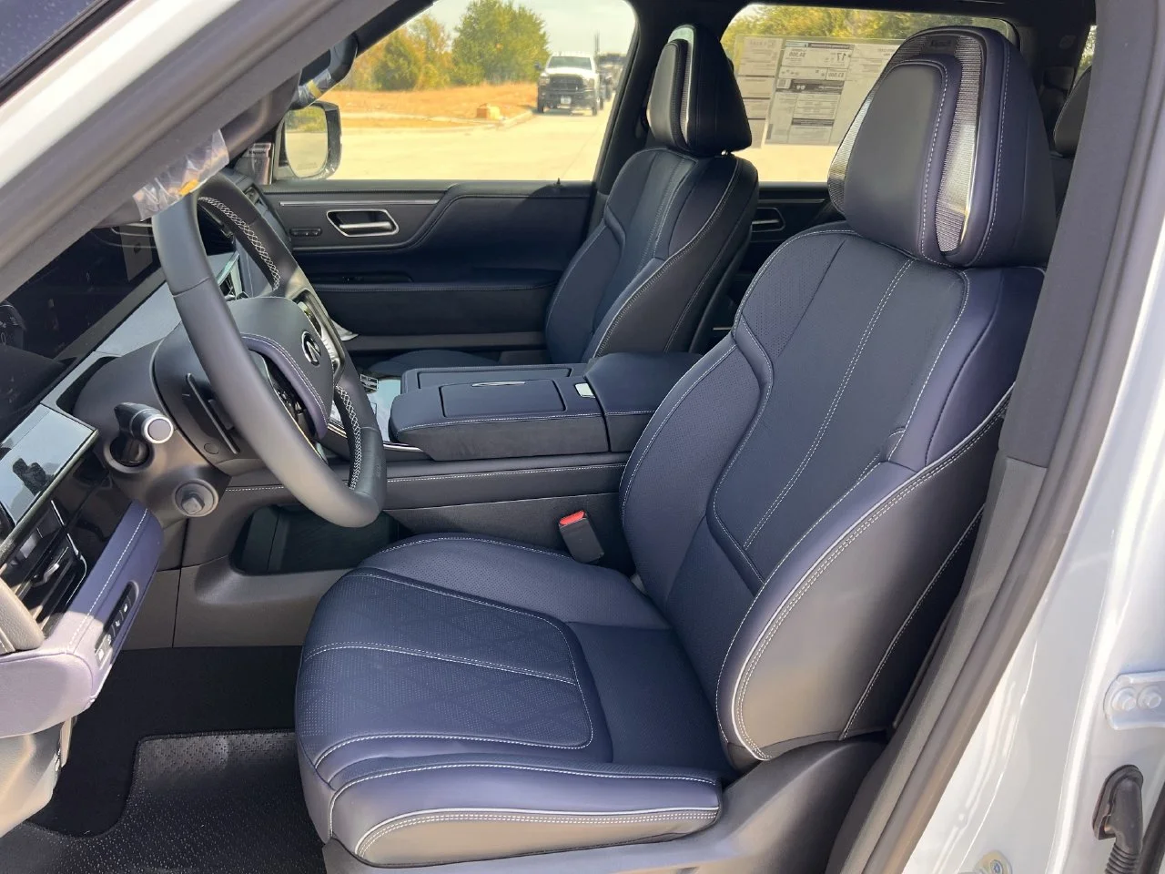 New 2027 RADIANT WHITE INFINITI Sport 4WD image 21