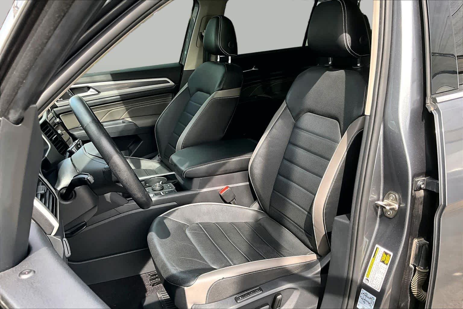 Pre-Owned 2021 Volkswagen Atlas 3.6L V6 SEL Premium R-Line